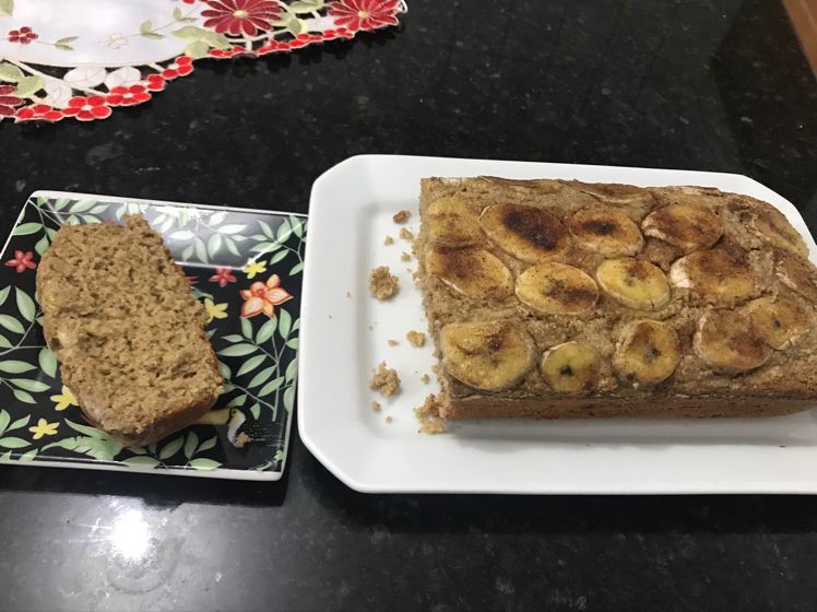 Bolo de banana (sem glúten e sem lactose)